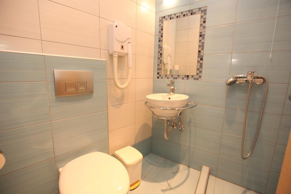Mironi & Victoria Hotel Limenas  Buitenkant foto